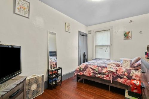 203 Burnside Ave, Woonsocket RI 02895-2188 exterior