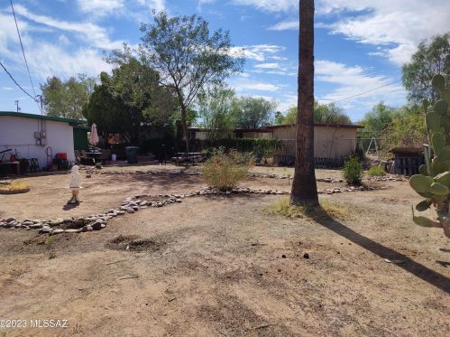 1302 Kleindale Rd, Tucson AZ 85749-8385 exterior
