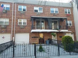 25 Mcguinness Blvd, Brooklyn NY  11222-4001 exterior