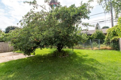 1106 Pne St, Waukegan IL 60085-2728 exterior