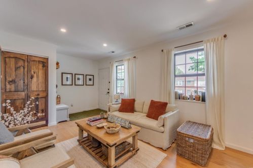 1502 Oriole Ln, Saint Louis MO 63144-1110 exterior