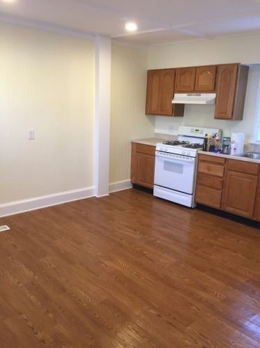 596 Westfield St, West Springfield MA 01089-3865 exterior