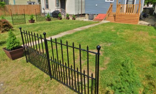 2575 Graham St, Milwaukee WI  53207-1609 exterior