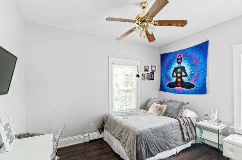 359 Great East Neck Rd, Babylon NY 11704-7631 exterior