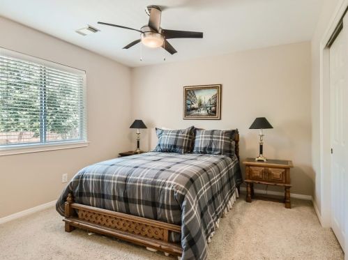 4333 Cyn Gln Cir, Austin TX 78732-2185 exterior