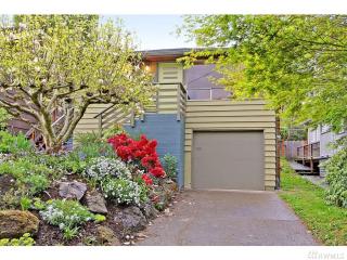 2722 30th Ave, Seattle WA  98144-5522 exterior