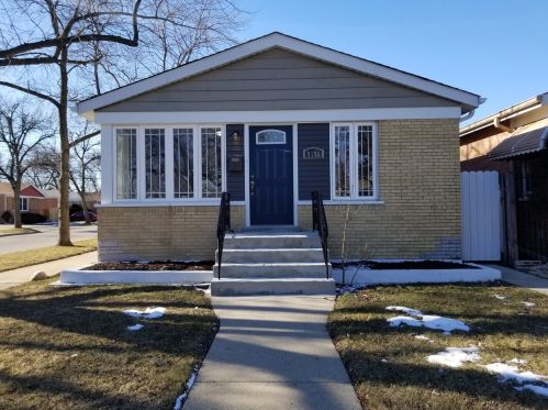 9156 Union Ave, Chicago, IL 60620-2353