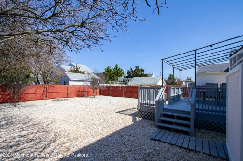 23 New York Ave, Lavallette NJ 08735-2537 exterior