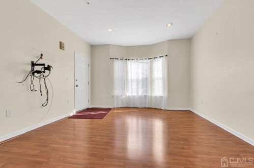 132 Forest Dr, Piscataway NJ  08854-2273 exterior