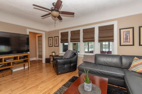 2905 Hackett Ave, Milwaukee WI 53211-3442 exterior