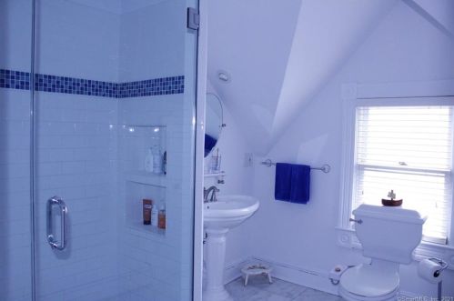 18 Yarmouth Rd, Norwalk CT 06853-1848 exterior