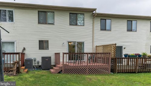 64 Liborio Ln, New Castle DE 19720-4651 exterior