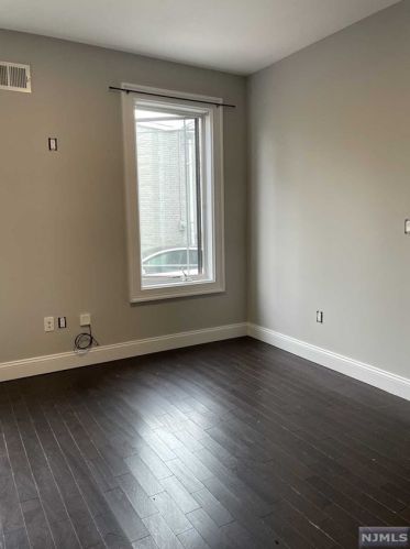 50 Dewitt St, Outwater NJ  07026-3802 exterior