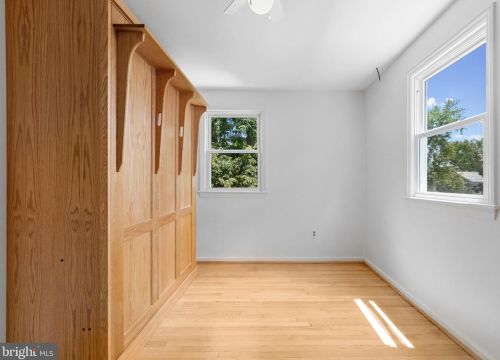 6934 Westhampton Dr, Alexandria VA 22307-1528 exterior