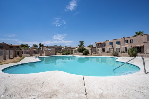 8216 32nd Ave, Phoenix AZ  85051-6022 exterior