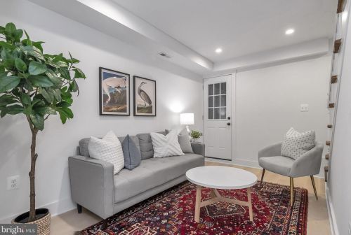 313 Royal St, Alexandria VA  22314-2628 exterior