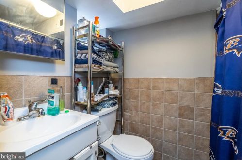 762 19th St, Philadelphia PA 19130-2030 exterior