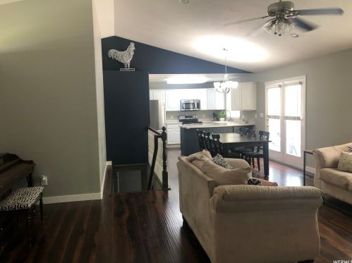 341 Ln Vera Ln, Sandy UT 84094 exterior