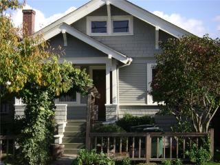 5614 8 Ave, Seattle WA  98107-2806 exterior