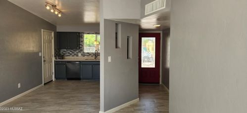 2031 Hadley St, Tucson AZ  85705-2224 exterior