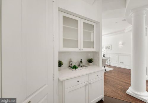 9318 Cranford Dr, Rockville MD 20854-2231 exterior