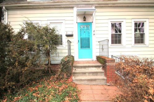 35 Lindbergh Pl, Poughkeepsie, NY 12603-1244