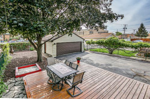 9933 Sawyer Ave, Chicago IL 60805-3437 exterior