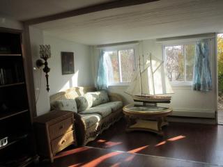 145 Corson Ave, Staten Island NY  10301-2933 exterior