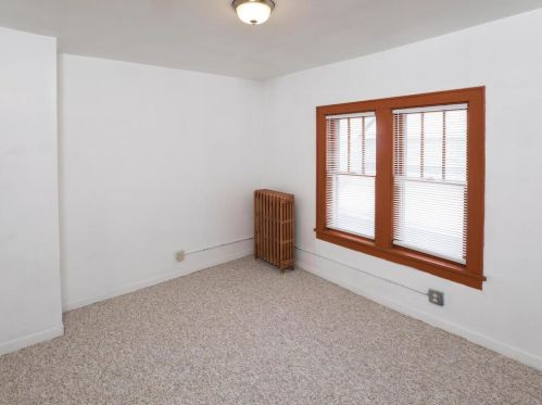 694 Desoto St, Saint Paul MN 55130-4215 exterior