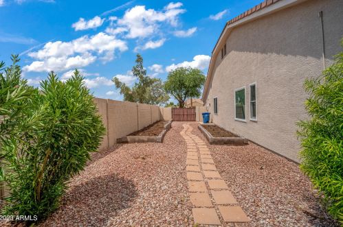 631 Edith Ct, Chandler AZ exterior