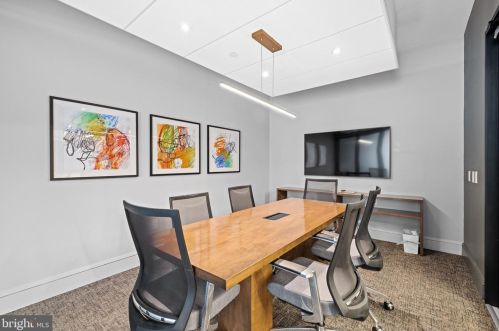 834 Chestnut St, Philadelphia PA 19107-5114 exterior