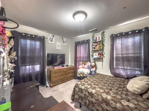 68 Mowry St, Providence RI 02908-2532 exterior