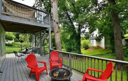 729 Crestview Ter, Gainesville GA 30501-3109 exterior