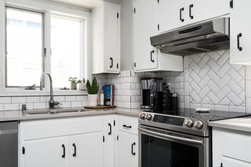 3258 Shepard Ave, Milwaukee WI  53211-3136 exterior