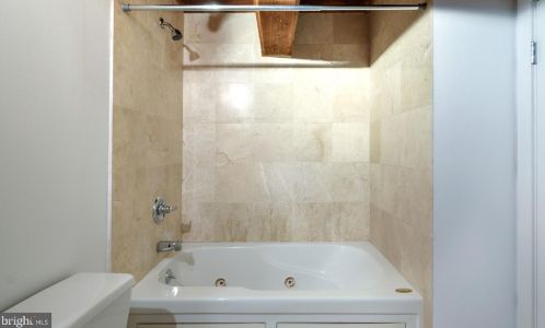 1027 Arch St, Philadelphia PA  19107-2317 exterior