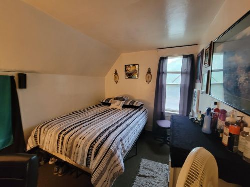 4727 Hopkins St, Milwaukee WI 53209-5955 exterior