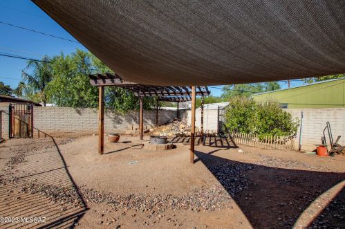 752 Edgewater Dr, Tucson AZ 85704-2412 exterior