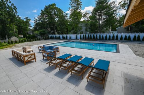 3 Arlene Dr, West Long Branch NJ 07764-1153 exterior