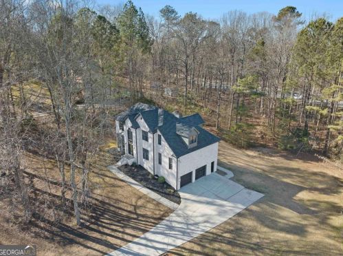 6015 Canaan Woods Dr, Atlanta GA  30331-8051 exterior