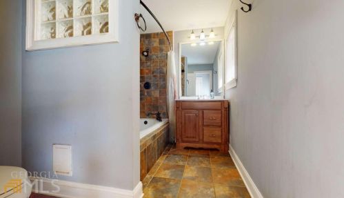 3185 Cloverhurst Dr, Atlanta GA 30344-4509 exterior