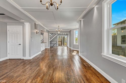 6749 Damen Ave, Chicago IL  60636-3204 exterior