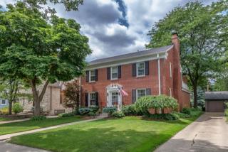 2517 90th St, Milwaukee, WI 53226-1811