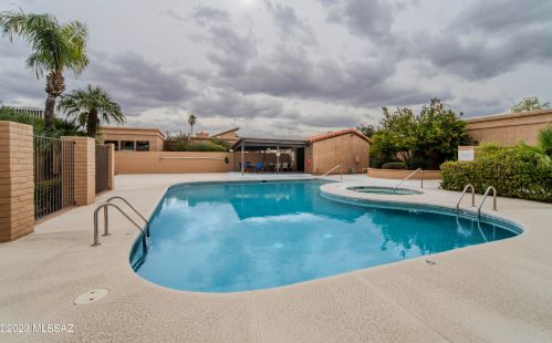 5050 South Regency Cir, Tucson AZ 85711-3043 exterior