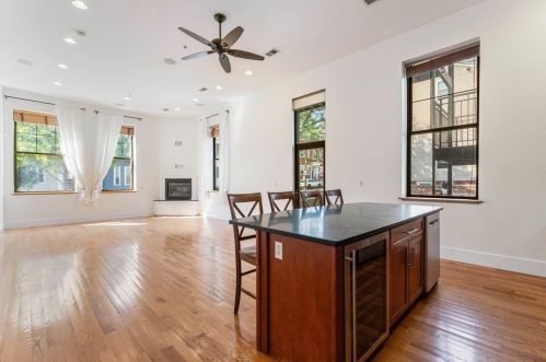 518 6th St, Boston MA 02127-3087 exterior