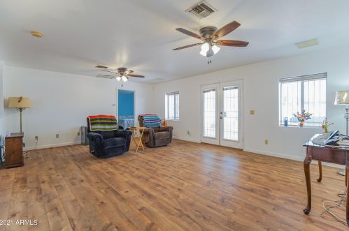 4701 40 Dr, Phoenix AZ 85019-1428 exterior