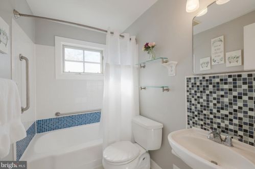 4312 Vermont Ave, Alexandria VA  22304-4922 exterior