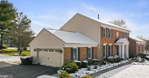 19840 Meredith Dr, Rockville MD 20855-2426 exterior