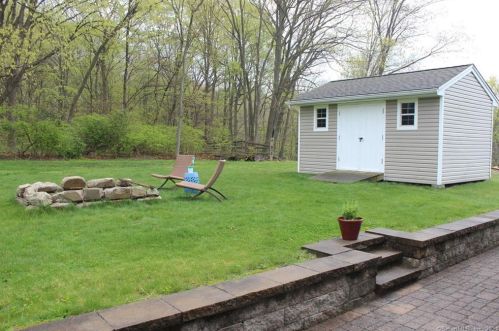 101 High St, Derby CT 06418-2721 exterior