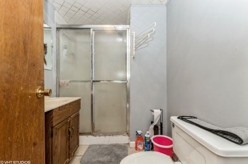 7713 Trumbull Ave, Chicago IL 60655-2555 exterior