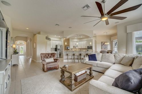 1453 Foxtail Ct, Lake Mary FL 32746-4467 exterior